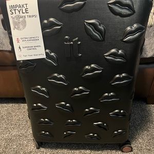 IT black lips embossed spinner 27” suitcase RARE